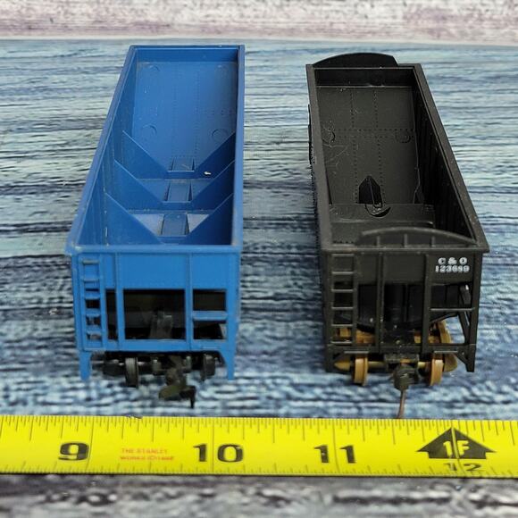 Vintage H.O scale BM & CO 2&4 bottom hopper train car black and blue - Picture 6 of 11